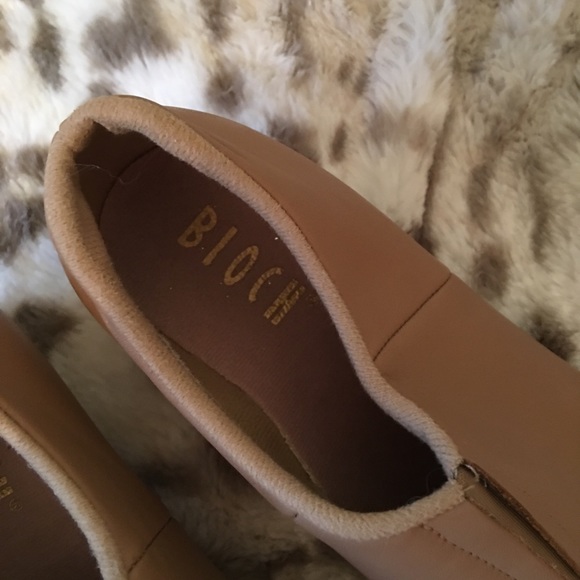 Shoes - Picture 4 of 5